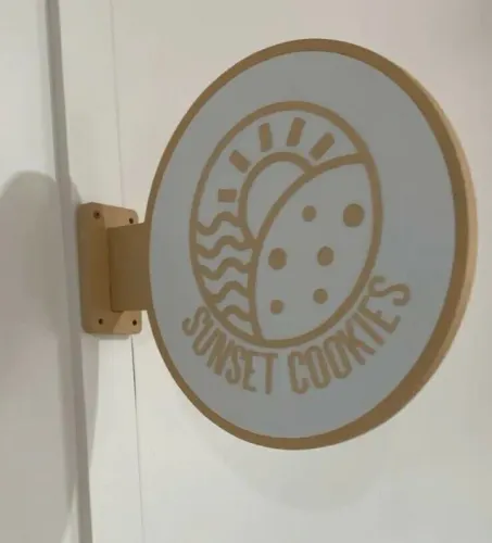 Totem Pitulito Personalizado para área externa