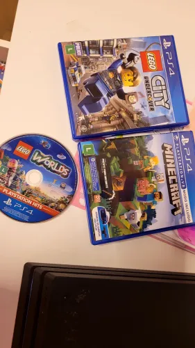 PS4 Plus com 2 controles sem fio, 3 