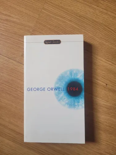 1984 - George Orwell - Signet Classics
