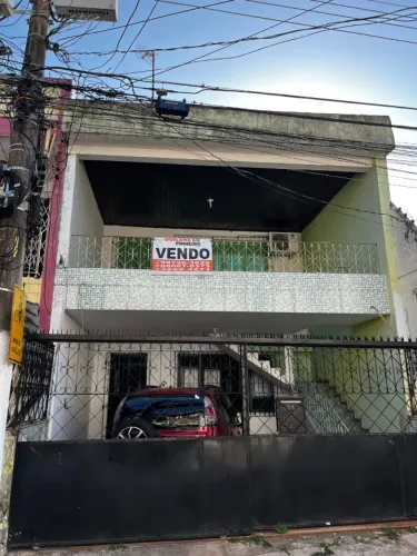 2 Casas Cidade Velha - Próximo ao Fórum, 02 Pav. 4 quartos, 3 banheiros e 2 garagens.