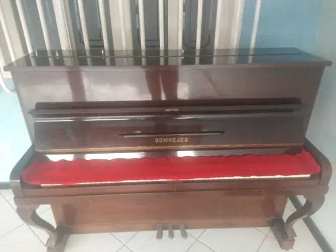 Piano Armário