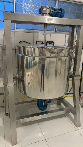 Batedeira para Indústria Cosmética ou Saneantes