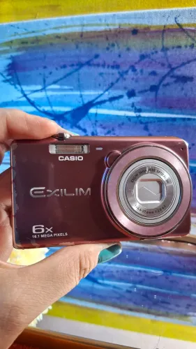 Cybershot Casio rosa, 16 megapixels, modelo raro
