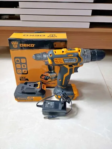 Parafusadeira Furadeira 3/8 Pol. 20V com Bateria Lítion-íon e Carregador - DEKO