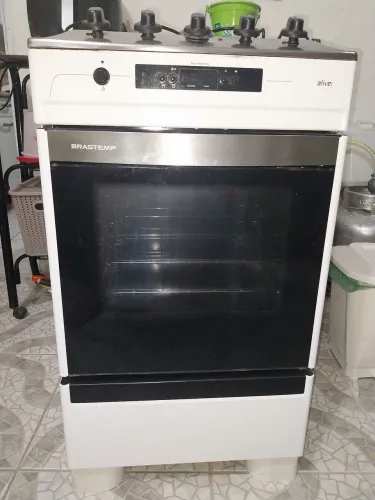 Fogão Brastemp 4 bocas sem a tampa de vidro