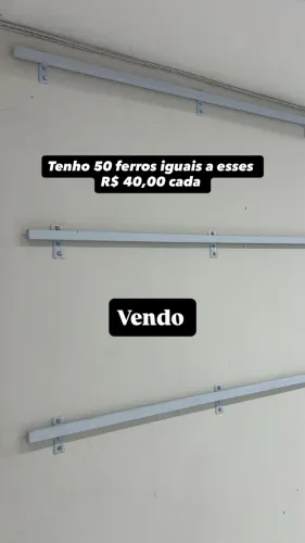 Suporte de ferro para cabides 