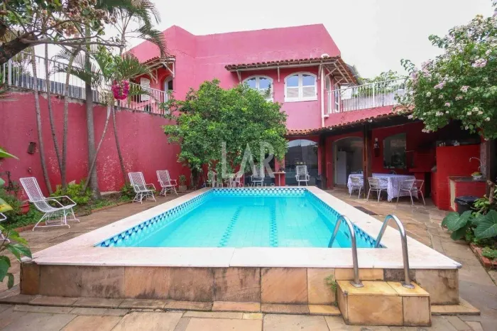 Casa à venda, 5 quartos, 3 suítes, 3 vagas, Belvedere - Belo Horizonte/MG