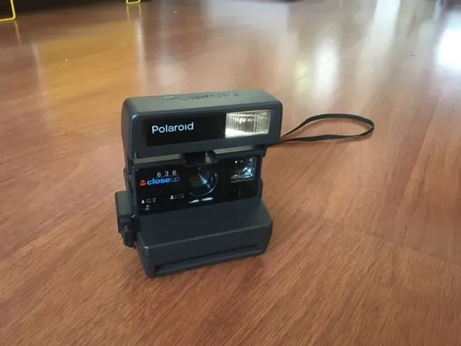 Polaroid Close-up 636