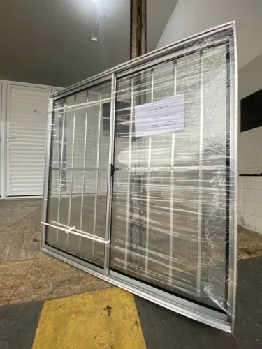 SUPER PROMOÇÃO - JANELA 2F ALÚMINIO COM GRADE 1.00X1.00