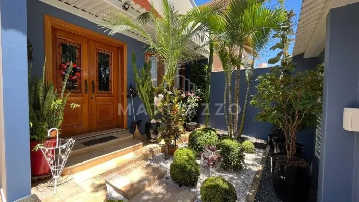 Casa à venda com 05 dormitórios, no Jardim Bandeirantes em Limeira/SP.