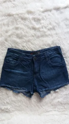 Short jeans pool, barra desfiada / Tam 38