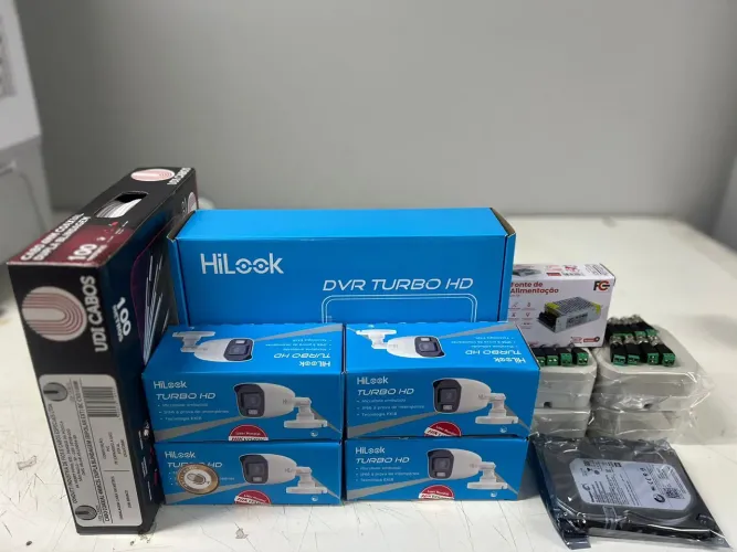 Kit Câmera Segurança HiLook DVR Turbo HD Full HD e COLORVU COLORIDA 24 horas por dia 