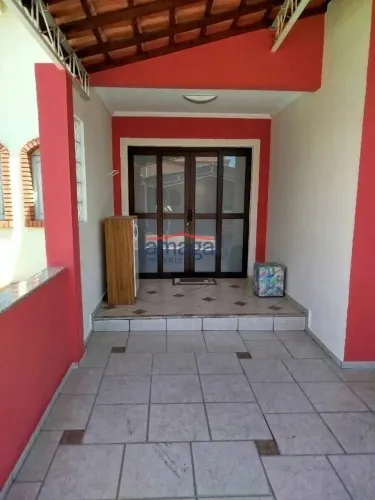 Casa Térrea no Condomínio Roma com 3 dormitórios no Bairro Parque Califórnia em Jacareí SP
