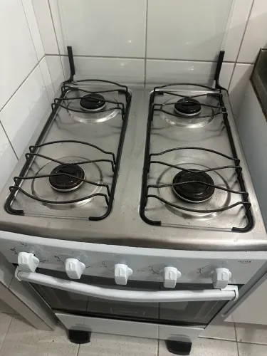 Fogão 4 bocas seminovo