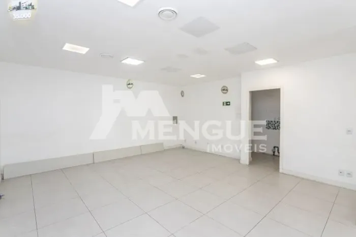 Aluga-se loja Praia de Belas com 87m² por R$ 7.000,00.