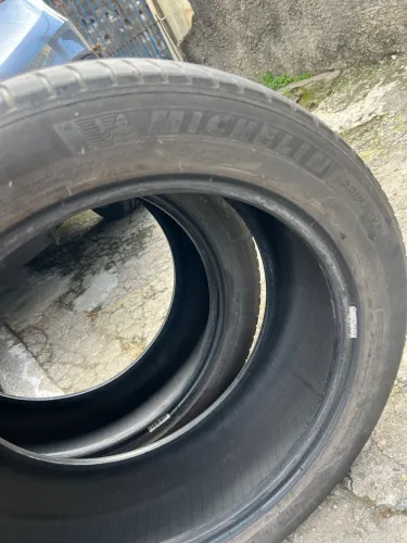 Vendo pneus, 4 pirelle e 2 michelin 17 - 215/50