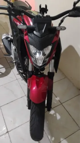 CB 300F 2025 estado de zero apenas 9.500KM