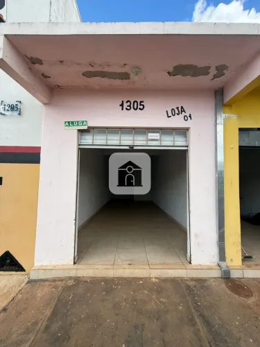 COMODO COMERCIAL OTIMA LOCALIZAÇÃO EM AVENIDA PRINCIPAL.