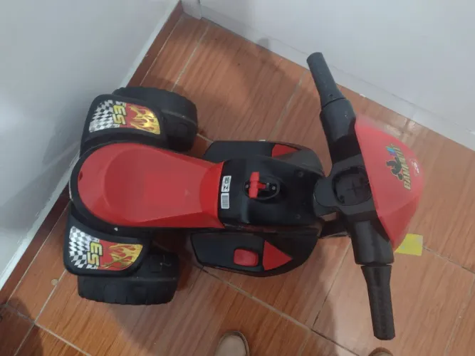 Moto elétrica infantil