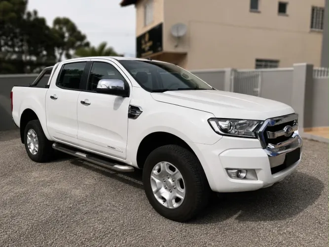 Ford Ranger XLT 2.5 16V 4X2 CD Flex 2017