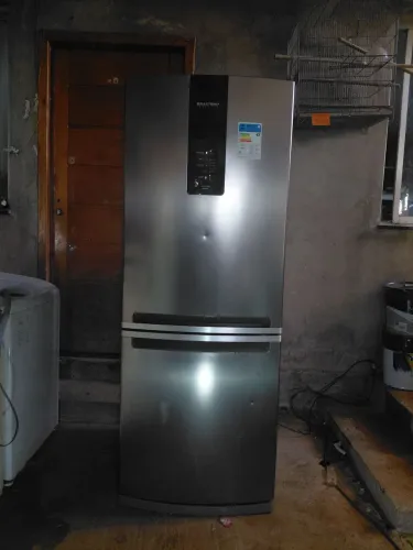 Vendo Geladeira Brastemp Inverse 443Litros, 110Volts, FrostFree e Com 3 Meses de Garantia