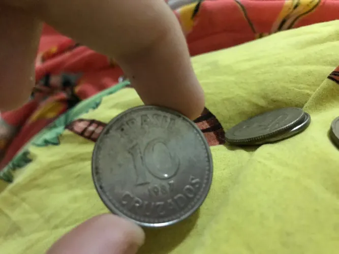 Lote de moedas antigas ? 10 Cruzados 1987