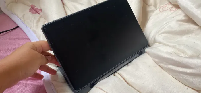 VENDO TABLET LENOVO M11 com caneta, vai com a caixa