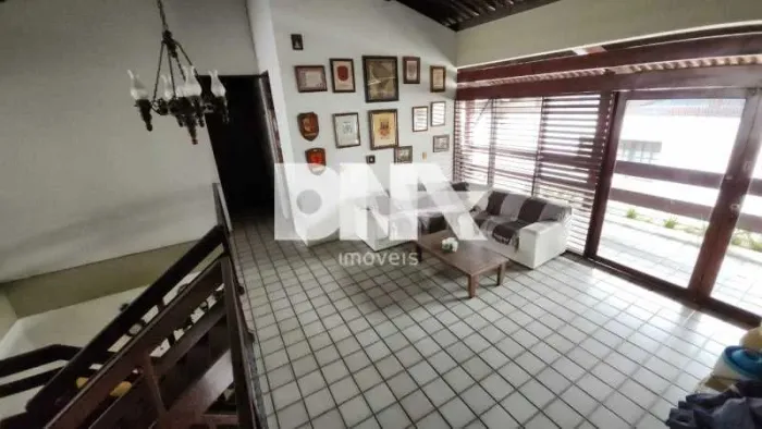 Casa de rua : Térrea / Residencial / Jardim Oceania