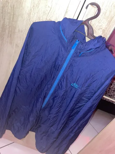 blusa de frio original da Nike, com capuz usada apenas uma vez, em perfeito estado 