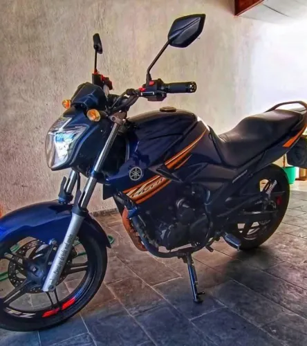 Vendo Fazer 250CC, segundo dono, baixa KM, edição limitada toda revisada