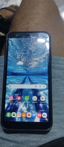 J4 32 gigas perfeito com carregador 