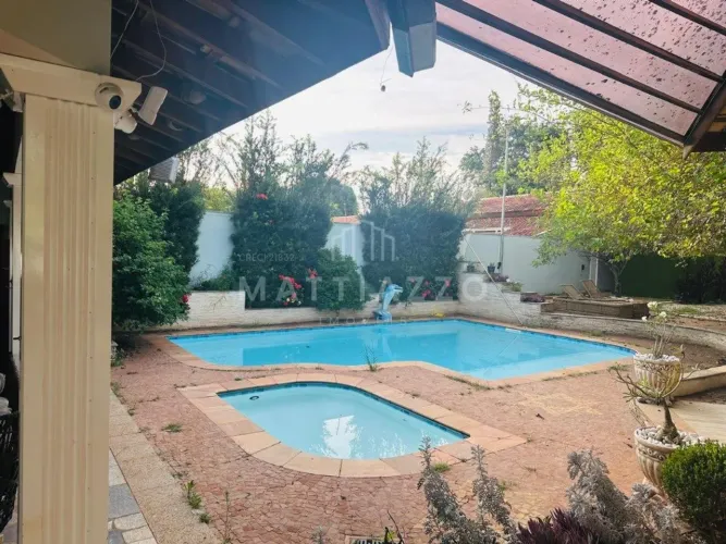 Casa em condomínio à venda com 3 dormitórios na Estância Jardim III Limeira/SP.