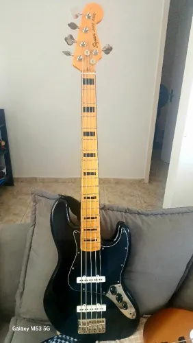 OSquier fender jazz bass classic vibe V 70s