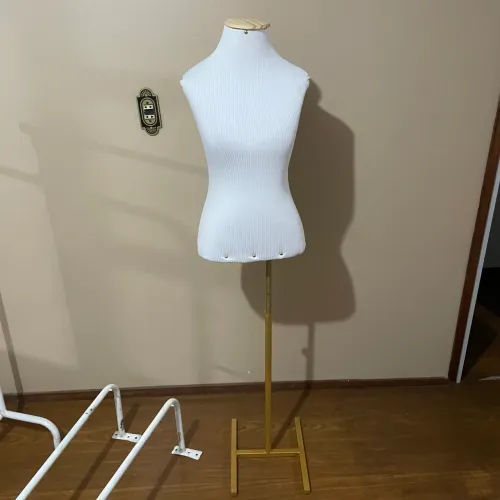 Busto de costura em perfeito estado, manequim 36/38/40