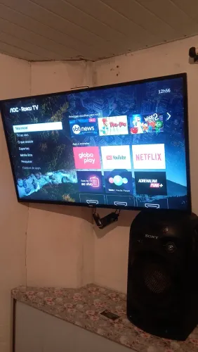 Vendo smartv AOC 43 polegadas muito conservada e funcionando tudo perfeitamente