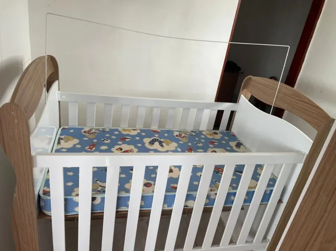 Vende - se berço em ótimo estado, nunca usado