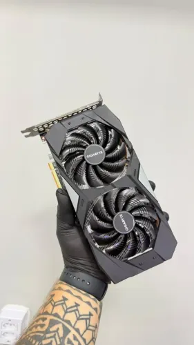 RX5600XT 6GB GIGABYTE DUAL FAN