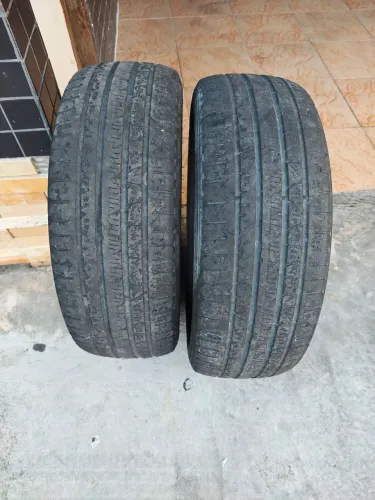 2 pneus PIRELLI 225 60 18 SEMINOVOS  $500 os 2