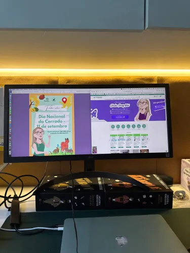Monitor LG UltraWide 26? IPS 75Hz - Modelo 26WQ500-B