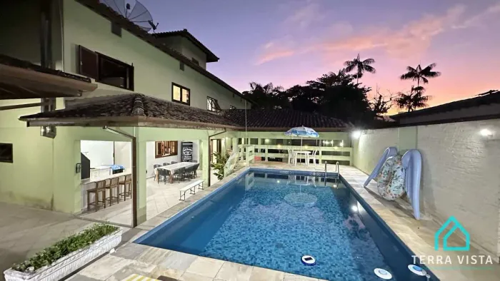 Casa a venda na Praia da Enseada com vista mar - Ubatuba SP