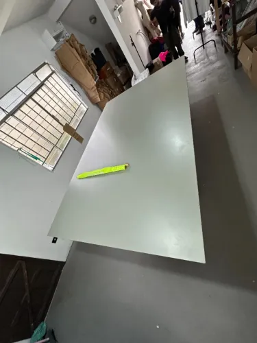 Mesa de cortar tecido