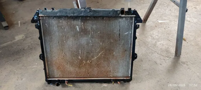 Radiador usado da Hilux a gasolina