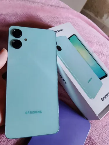 Samsung Galaxy A06 128GB / 4GB RAM - Verde Claro (Funcionando Tudo!)