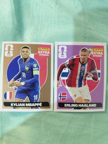 Vendo essas 2 figurinhas extras da copa original