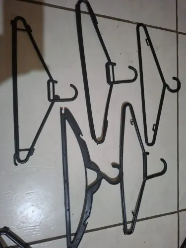 Cabides de plástico 
