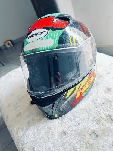 Vende-se esse capacete