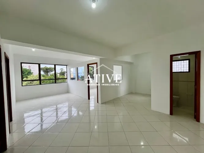 Sala para locação no bairro centro de Gravataí com 79 metros quadrados e garagem pra 2 car