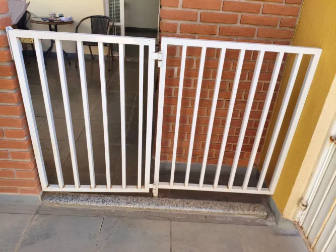 Vendo estes portões