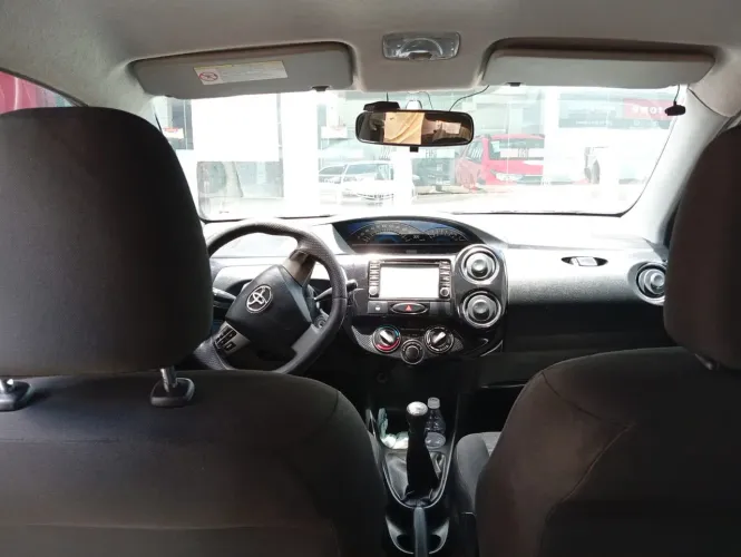 Toyota Etios XLS Sedan 1.5 Flex 16V 4P Mec. 2014