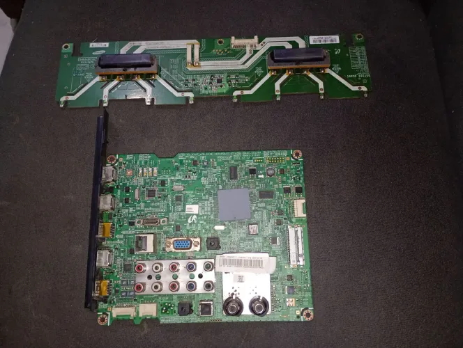 Placas principal e inverter e parte metálica, da Samsung 32